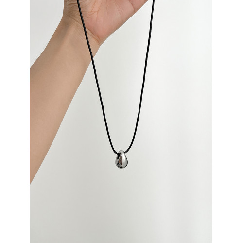 DOUDOUSTORE保色極簡冷淡風金屬光面水滴黑皮繩項鍊秋季毛衣鏈女