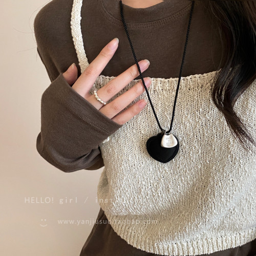 布藝愛心銀色吊墜項鍊女長款掛脖毛衣鏈輕奢高級感簡約百搭配飾品