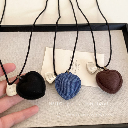 布藝愛心銀色吊墜項鍊女長款掛脖毛衣鏈輕奢高級感簡約百搭配飾品