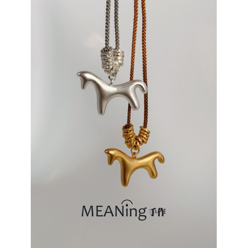 馬上有錢項鍊秋冬長款毛衣鏈繩款小馬項鍊女配飾簡約小衆高級感 馬上有錢項鍊秋冬長款毛衣鏈繩款小馬項鍊女配飾簡約小衆高級感