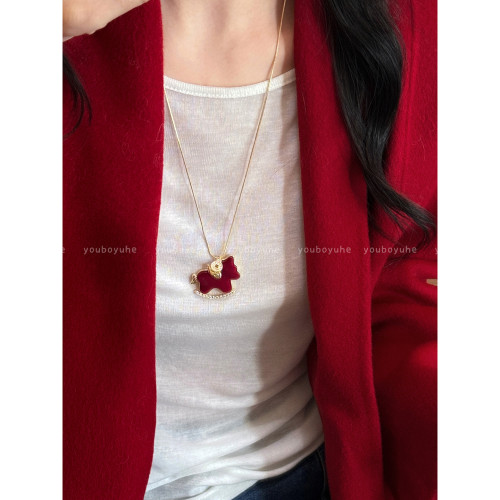 新年紅色小馬吊墜項鍊女高級感秋冬長款毛衣鏈日常百搭本命年配飾