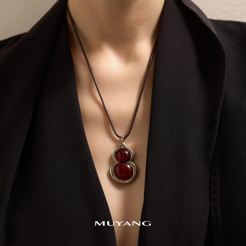 慕陽MUYANG赤葫項鍊女新年禮物高級感小衆葫蘆吊墜紅色配飾毛衣鏈