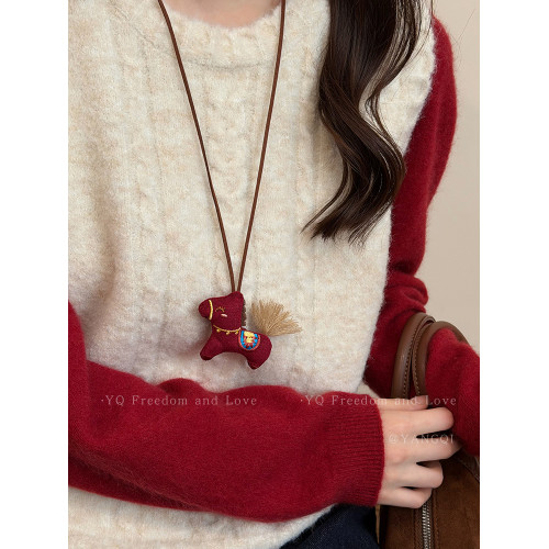 馬年討喜~新年紅色可愛毛絨布藝小馬項鍊女本命年長款毛衣鏈配飾