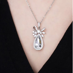 小如仿水晶系列時尚輕奢蝴蝶結拼接水滴形項鍊小衆高級感鎖骨鍊