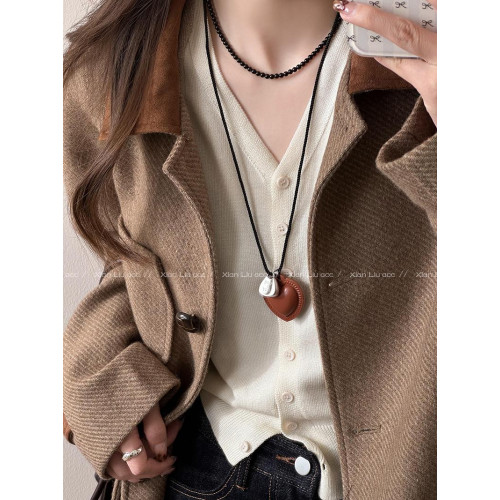 皮質愛心項鍊長款掛脖配飾女毛衣鏈輕奢小衆高級感衛衣鏈2025新款