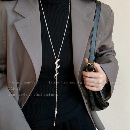 蛇形鋯石項鍊女款小衆設計輕奢高級感獨特毛衣鏈長款吊墜裝飾配飾