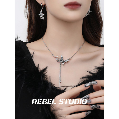 靈蛇滴油蝴蝶毛衣鏈女配飾品輕奢高級感小衆獨特原創設計新款項鍊