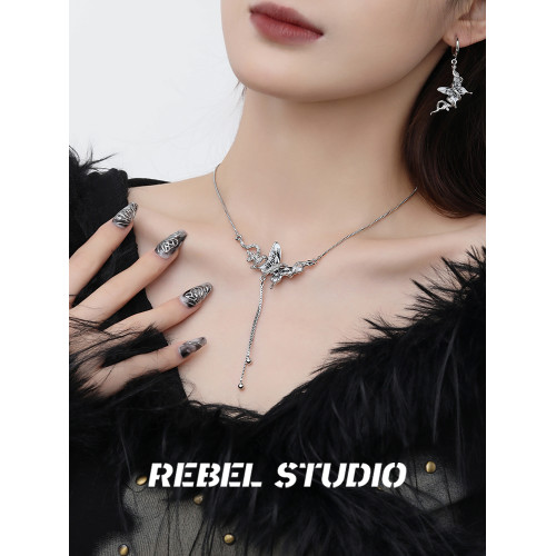 靈蛇滴油蝴蝶毛衣鏈女配飾品輕奢高級感小衆獨特原創設計新款項鍊