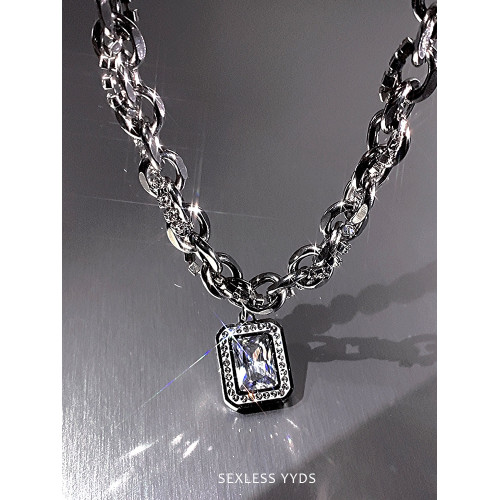 yyds 高級感閃鑽吊墜項鍊男潮酷個性小衆輕奢鎖骨鍊女2025年新款