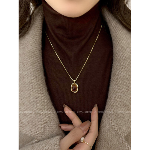 爆款琥珀曡戴金色毛衣項鍊女春天配飾輕奢高級感小衆虎眼石毛衣鏈