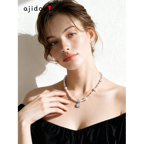 AJIDOU阿吉豆項鍊女款時尚珍珠方糖吊墜輕奢高級感飾品頸鏈鎖骨鍊 AJIDOU阿吉豆項鍊女款時尚珍珠方糖吊墜輕奢高級感飾品頸鏈鎖骨鍊
