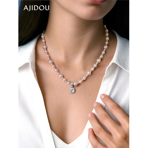 AJIDOU阿吉豆項鍊女款時尚珍珠方糖吊墜輕奢高級感飾品頸鏈鎖骨鍊 AJIDOU阿吉豆項鍊女款時尚珍珠方糖吊墜輕奢高級感飾品頸鏈鎖骨鍊