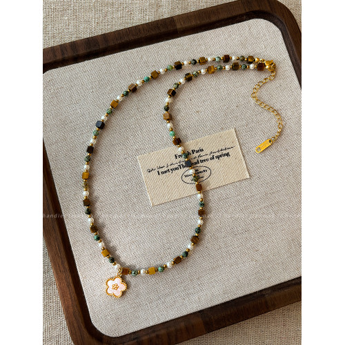 高級感花朵吊墜串珠項鍊女款2025新款鎖骨鍊輕奢小衆精緻頸鏈配飾