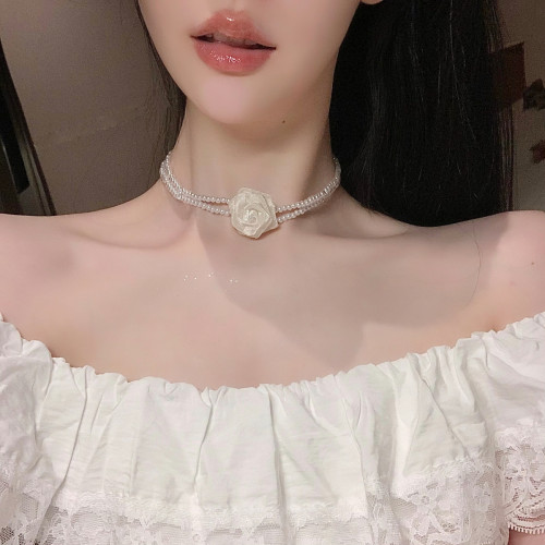 月光白~玫瑰花朵仿珍珠項鍊choker頸帶高級氣質輕奢頸鏈脖子配飾