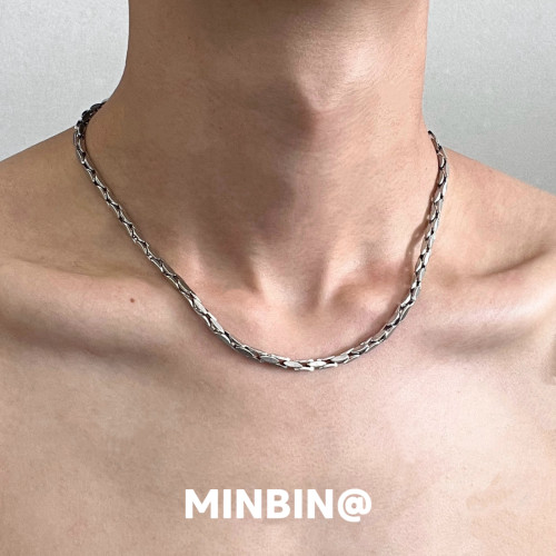 「逆鱗」項鍊男士高級感小衆鎖骨鍊潮牌百搭配飾鈦鋼不褪色 「逆鱗」項鍊男士高級感小衆鎖骨鍊潮牌百搭配飾鈦鋼不褪色