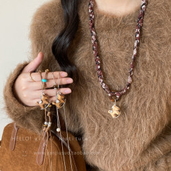 復古木質小馬吊墜項鍊女秋冬輕奢高級感抽拉長款毛衣鏈本命年配飾