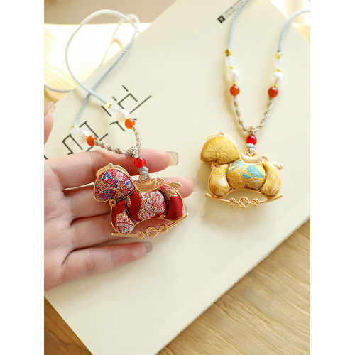 馬年新年非遺宋錦小馬吊墜項鍊女新中式毛衣鏈配飾手工成品掛件