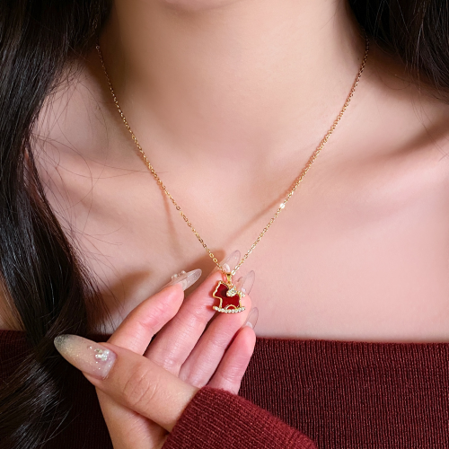 馬上有錢紅色小馬吊墜項鍊女2026本命年毛衣鏈高級感輕奢小衆配飾