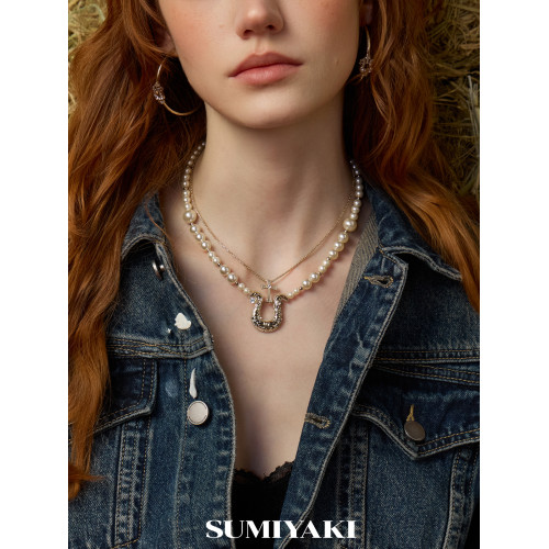 SUMIYAKI 馬年系列浮雕花紋馬蹄釦雙層珍珠項鍊十字架曡戴鎖骨鍊