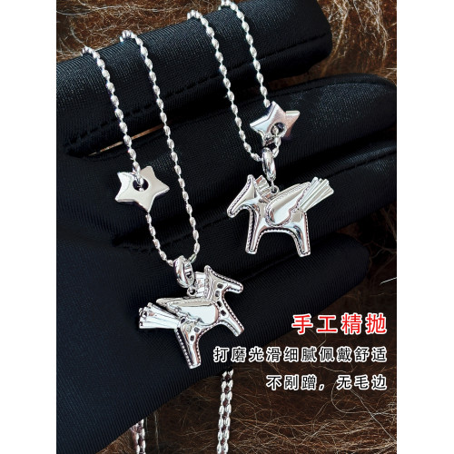 韓系銀色小馬吊墜項鍊女2026新款精緻高級感長款本命年鎖骨毛衣鏈