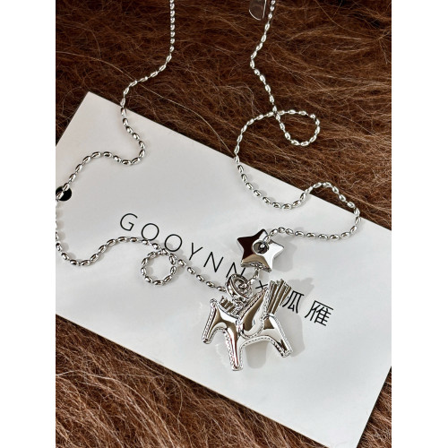 韓系銀色小馬吊墜項鍊女2026新款精緻高級感長款本命年鎖骨毛衣鏈