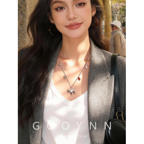 甜酷風銀色小馬項鍊女高級感輕奢鎖骨毛衣鏈本命馬年鑽石吊墜配飾 甜酷風銀色小馬項鍊女高級感輕奢鎖骨毛衣鏈本命馬年鑽石吊墜配飾