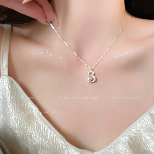 葫蘆珍珠吊墜鎖骨鍊女生2026新款爆款高級感配飾精緻氣質小衆項鍊 葫蘆珍珠吊墜鎖骨鍊女生2026新款爆款高級感配飾精緻氣質小衆項鍊