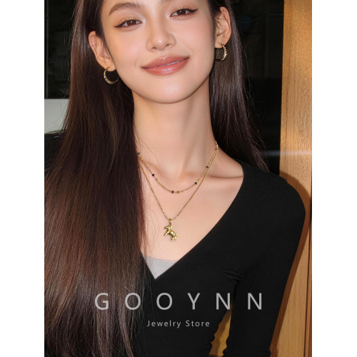 雙層曡戴長款本命年金色小馬項鍊女輕奢高級感鎖骨毛衣鏈吊墜配飾