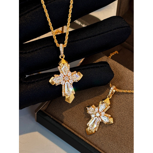 金色爆閃鑽石十字架吊墜項鍊女輕奢高級感小衆復古鎖骨毛衣鏈配飾