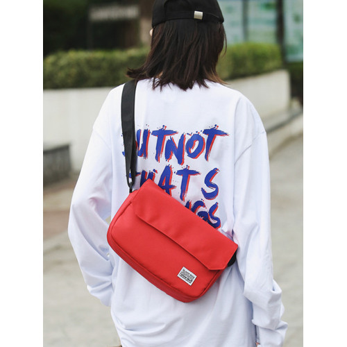 原宿潮流小跨包男郵差包日系簡約復古單肩包潮牌斜後後背包女文藝男包