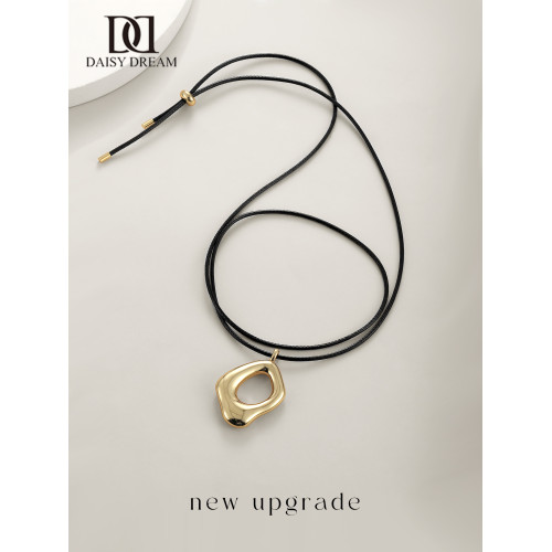 金屬吊墜黑繩項鍊女長款高級感可調節毛衣鏈2026新款輕奢小衆配飾 金屬吊墜黑繩項鍊女長款高級感可調節毛衣鏈2026新款輕奢小衆配飾