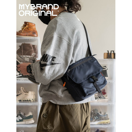 MYBRANDORIGINAL 時尚簡約多口袋斜後後背包男士質感通勤包5L M23-9