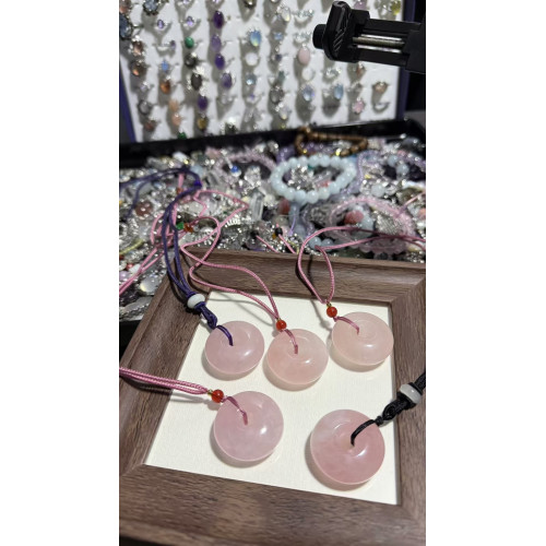 天然馬達加斯加實拍粉晶平安釦水晶項鍊女款鎖骨鍊簡約百搭3公分 天然馬達加斯加實拍粉晶平安釦水晶項鍊女款鎖骨鍊簡約百搭3公分