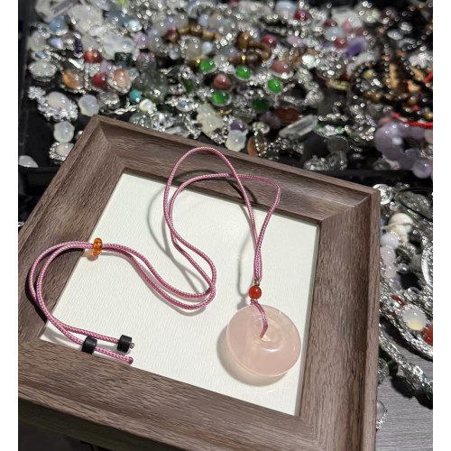 天然馬達加斯加實拍粉晶平安釦水晶項鍊女款鎖骨鍊簡約百搭3公分 天然馬達加斯加實拍粉晶平安釦水晶項鍊女款鎖骨鍊簡約百搭3公分