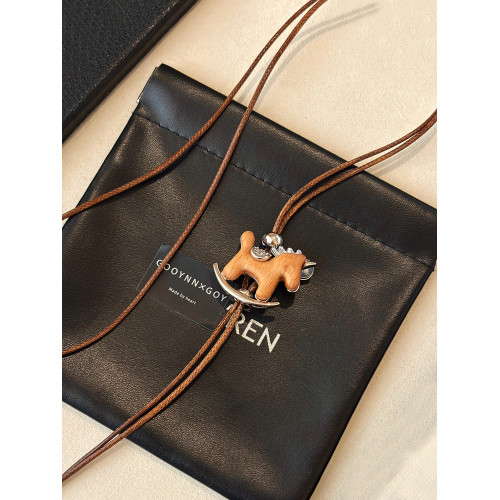 長款復古本命年小馬皮繩項鍊女2026新款高級感輕奢小衆毛衣鏈配飾