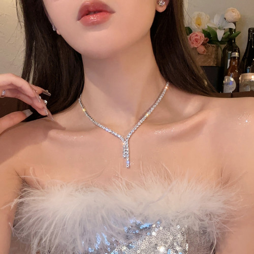 高級感閃鑽耳環項鍊套裝！輕奢小衆禮服晚宴鎖骨鍊新娘婚紗配飾女