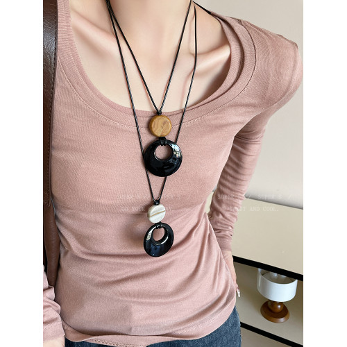 長款黑琉璃圓環吊墜項鍊女復古秋冬高級感掛件配飾輕奢毛衣鏈掛飾