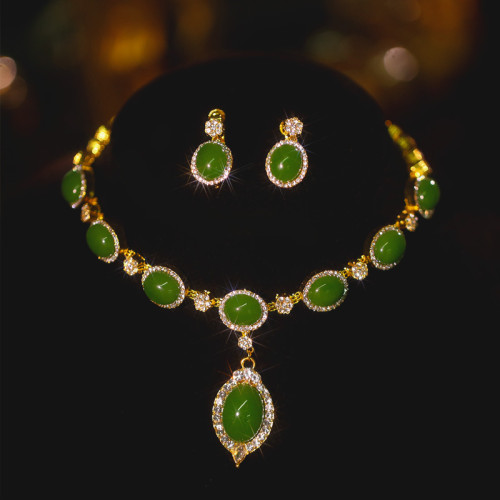 新娘配飾新款綠寶石項鍊耳環套裝秀禾服水鑽鎖骨復古結婚配飾套裝