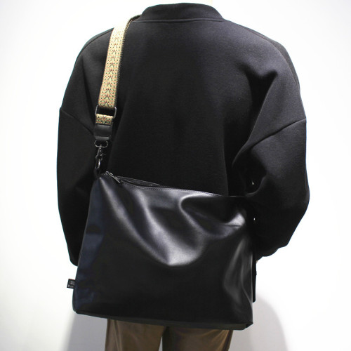 潮新款大容量斜後後背包健身包男士軟皮時尚單肩包簡約潮流男包旅行包