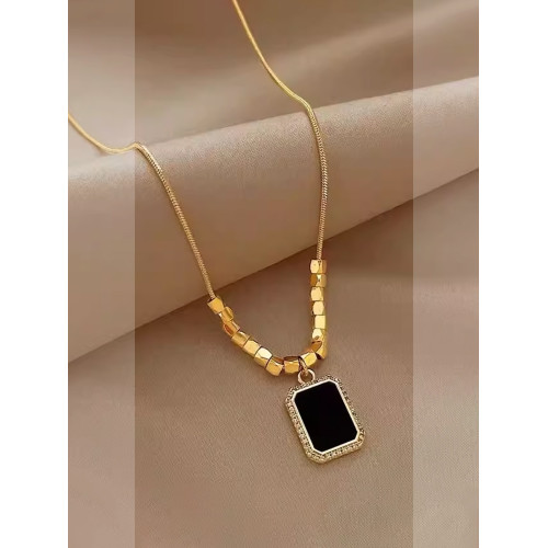 黑色方牌吊墜項鍊2026新款爆款輕奢小衆鎖骨鍊簡約高級感頸鏈配飾