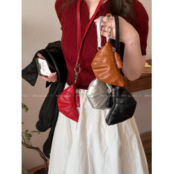 可愛掛脖牛角包零錢包設計感小衆甜酷迷你口紅耳機鑰匙包2025爆款