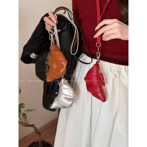 可愛掛脖牛角包零錢包設計感小衆甜酷迷你口紅耳機鑰匙包2025爆款