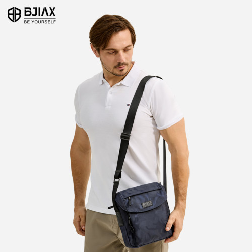 男士包包單肩包運動小男包防水牛津布斜後後背包帆布男款外出可攜式後後背包