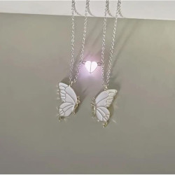 發光愛心蝴蝶吊墜相吸項鍊超仙學生兒童女閨蜜二人款一人一半磁吸