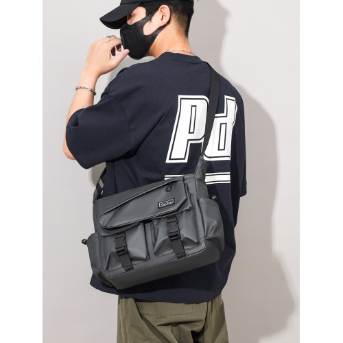 日系斜後後背包男士包包潮牌休閒單肩包工裝百搭騎行郵差斜後後背包旅行包