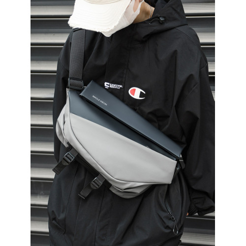 斜後後背包男款機能潮牌胸包騎行包男士運動機車後後背包通勤郵差包單肩包