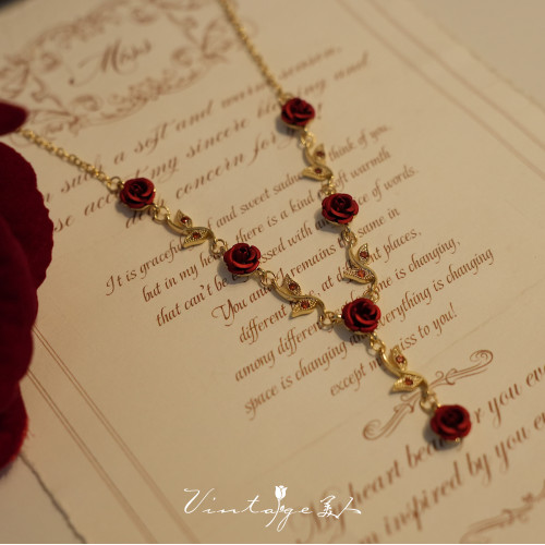 「珮利斯玫瑰」vintage法式復古優雅森系高級感紅玫瑰項鍊/鎖骨鍊 「珮利斯玫瑰」vintage法式復古優雅森系高級感紅玫瑰項鍊/鎖骨鍊