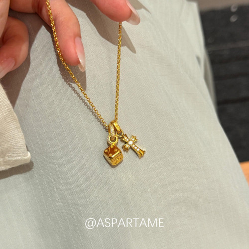阿斯巴甜 中古跑環十字架實心骰子吊墜項鍊女輕奢設計鎖骨鍊飾品