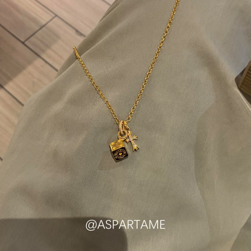 阿斯巴甜 中古跑環十字架實心骰子吊墜項鍊女輕奢設計鎖骨鍊飾品