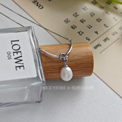 晚睡的桔梗｜法式簡約小衆設計笑臉淡水珍珠吊墜項鍊女百搭鎖骨鍊